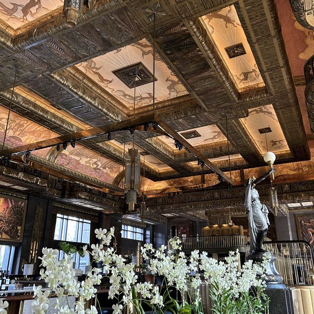 Glamorous Atlas Bar