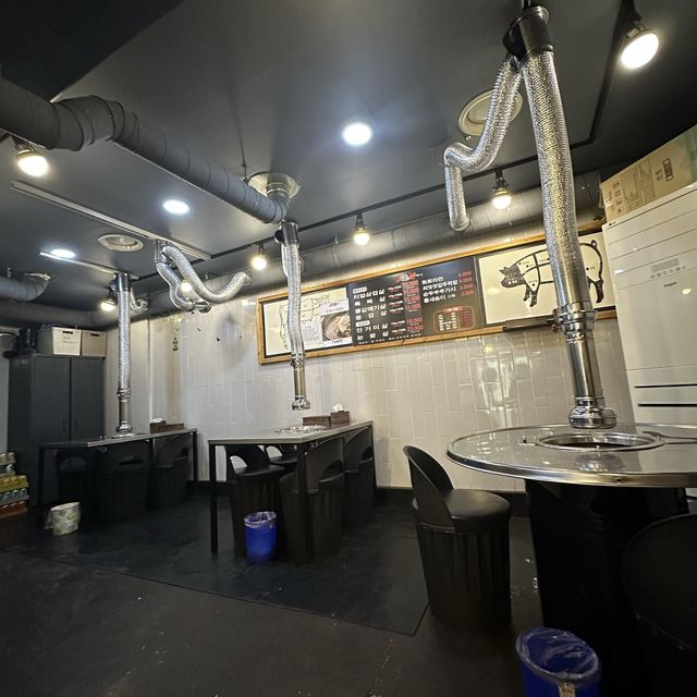 《韓国/ソウル》 炭火で焼く絶品サムギョプサル✨