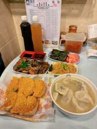秋冬最鍾意就係食湯餃/湯麵，今晚同朋友揀左人氣大熱既「豐信餃子店」，晚市時間超受歡迎，大排長龍，大家想食鮮味十足既餃子，記得早d 黎攞位啦～