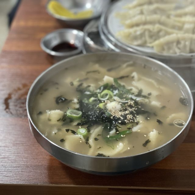 온양온천시장에서 맛과 가성비 다 있는 홍두깨칼국수
