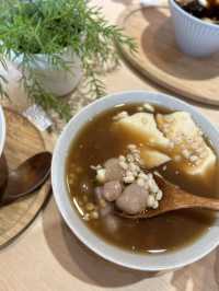 ［桃園/龍潭］ 澎湃豆花🫘｜龍潭必吃美食 超強豆花 內用續碗不用錢!! 