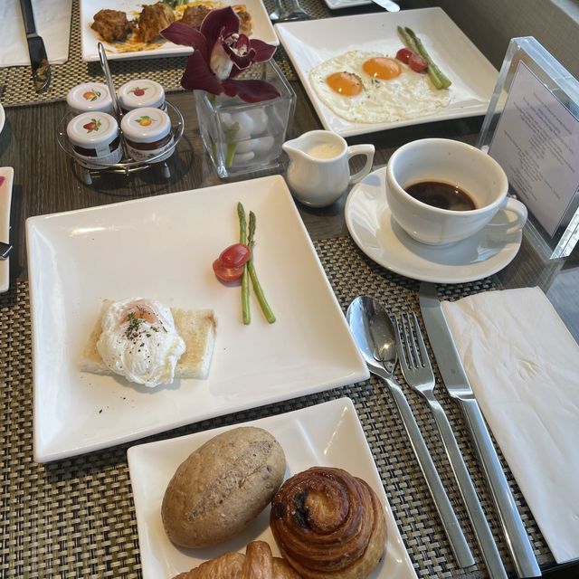 Hilton PJ Executive Lounge Breakfast 🥞 