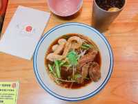 咁耐無去泰國旅行，突然好想食船麵，上網搵，好多人都推介呢間阿叔泰麵，一於放工約埋同事一齊去試吓先～