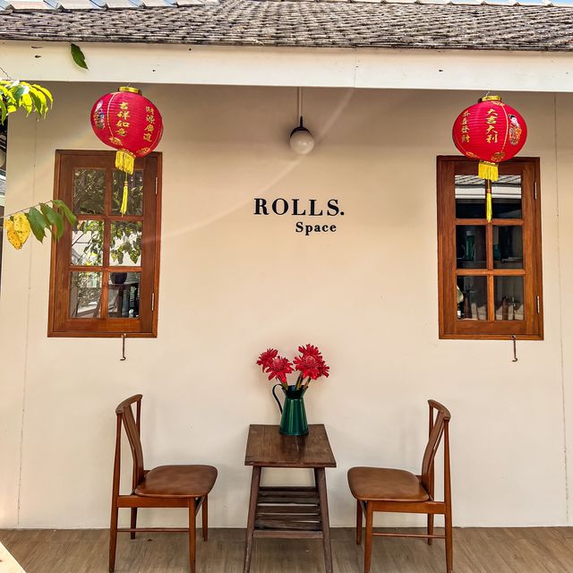 ROLLs.space cafe