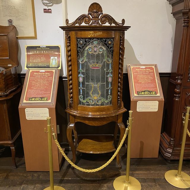 北海道「小樽オルゴール堂 2号館アンティークミュージアム」は貴重な楽器の宝庫