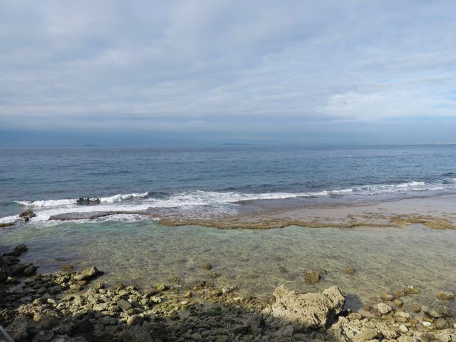 「美人沙灘」天空之鏡💙丨琉球最美海旁踏浪🌊