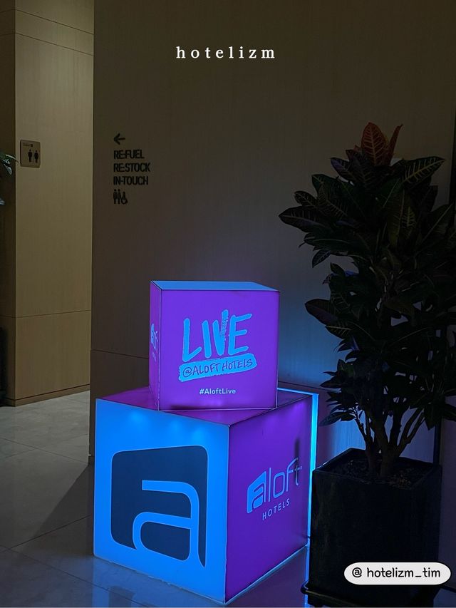 다채로운 색감의 향연이 펼쳐지는 호텔바🏨