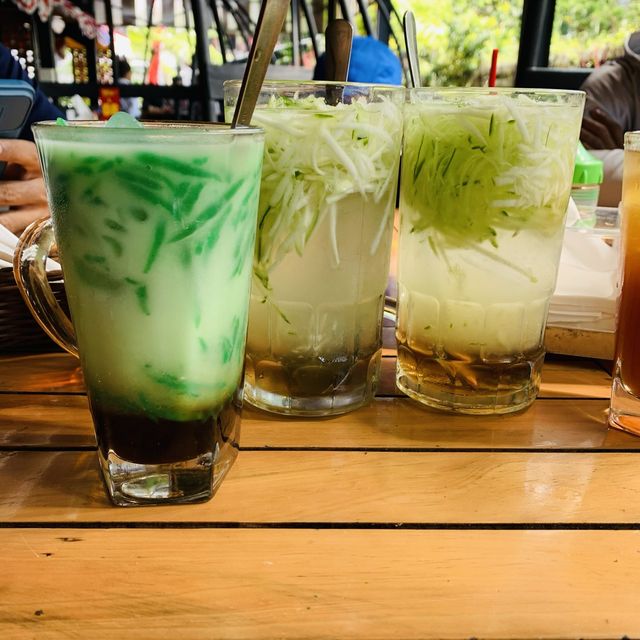 【インドネシア】席の案内が速い“Warung Wareg Ngandat”