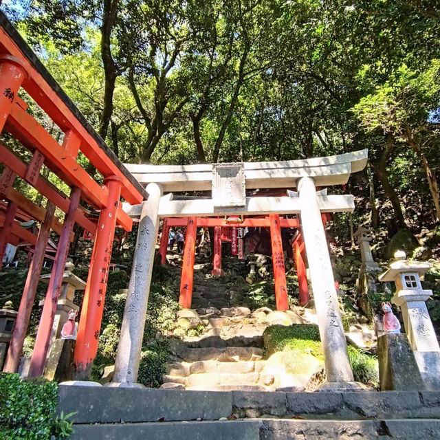 ศาลเจ้ายูโทคุอินาริ yutoku inari shrine