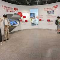 カップヌードルミュージアム、売店、展示品、安藤百福さんの色紙や私物の展示コーナー