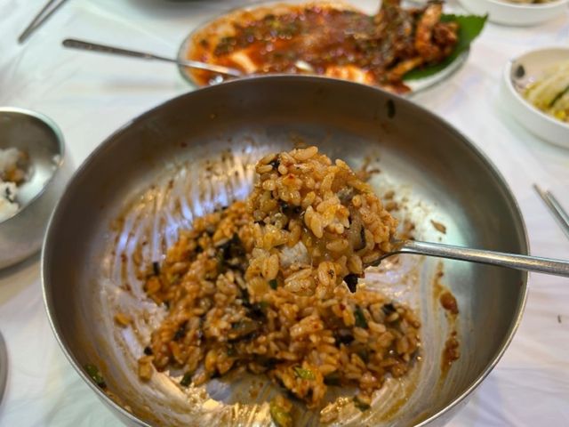 갑오징어 모양의 양념순살꽃게가 맛있는 미락식당!
