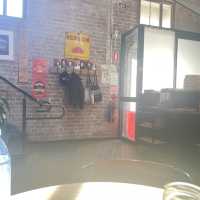 悉尼 超酷的汽修廠+日式拉麵店 份量超足！