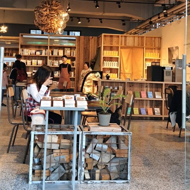 市中心的歷史酒廠老建築【花蓮文化創意產業園區】