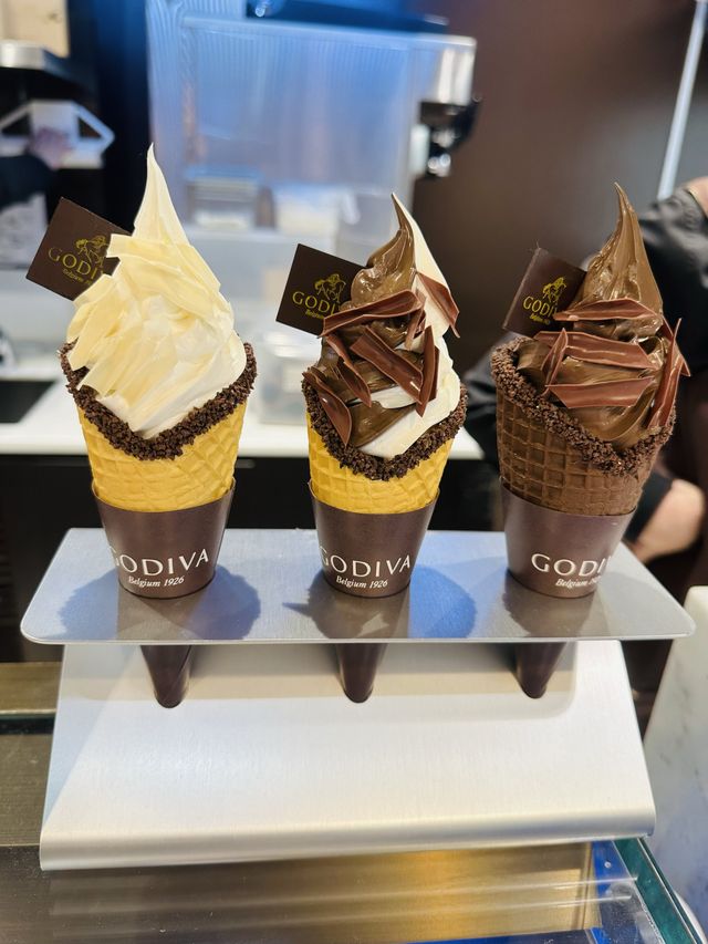 ⭐️Godiva Chocolatier⭐️✨…Bugis Junction