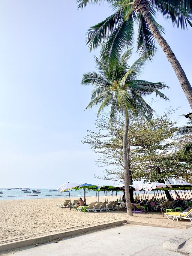 หาดพัทยา เดินเล่นรับลมชมวิว🌱