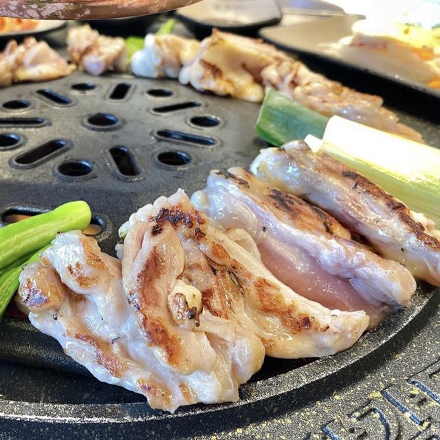 부모님도 좋아하시는 고급스런 닭구이전문점 팔각도!