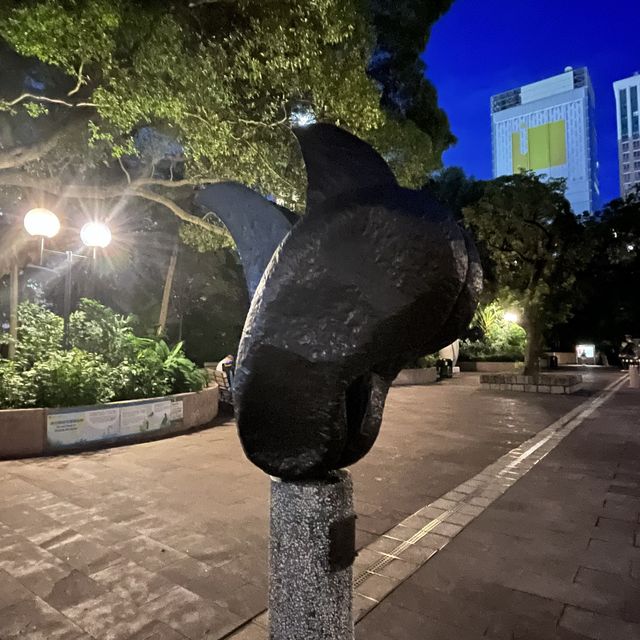 食飽飯散散步，夜遊九龍公園
