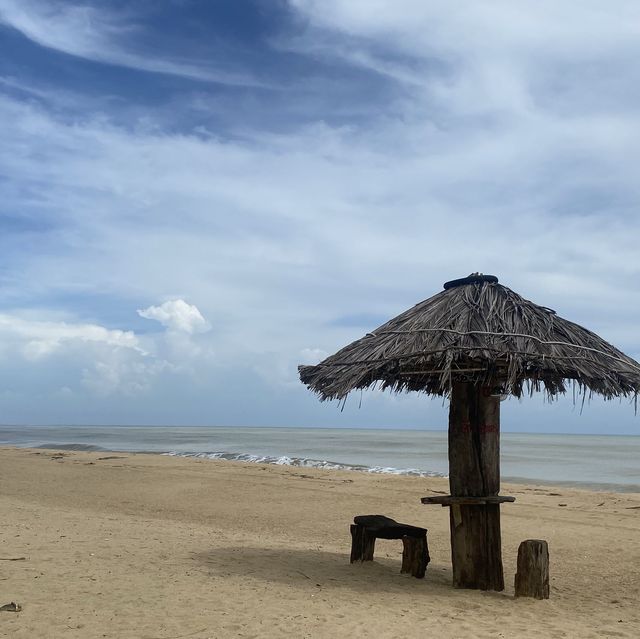 ชายหาดบ้านทอน แหล่งผลิตเรือกอและแห่งเดียวในจังหวัด