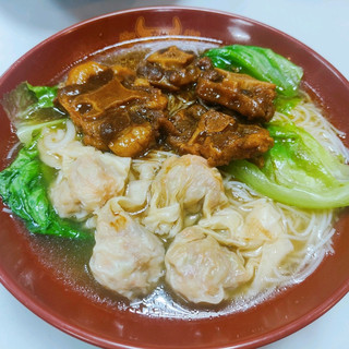 Makanan di Lower Central Market Makau sangat lezat!