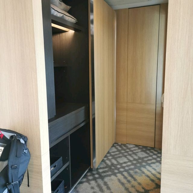 G hotel gurney - L suite - spacious suite!