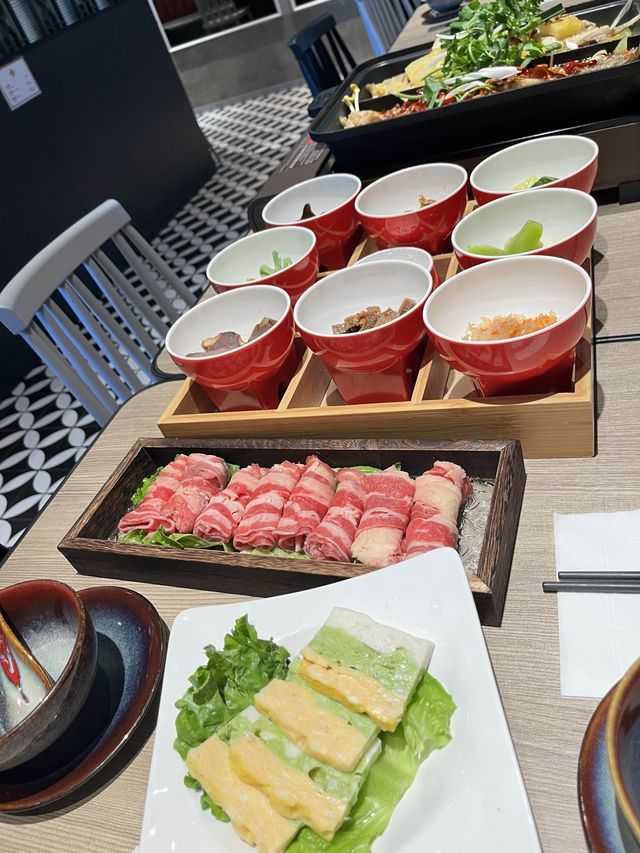 尖沙咀海景chill住食酸菜魚