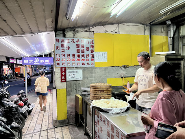 東湖康樂街傳統饅頭店｜在地饅頭店，一出爐全部就被拿光光了