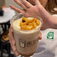 คาเฟ่น้ำเต้าหู้ น้ำขิง ที่Hotจริงจัง ดังทุกสาขา