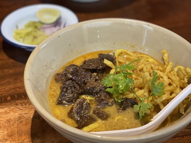 香濃泰北咖哩麵｜清邁必食😋
