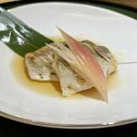 【神戸・三宮】旬の味覚を堪能できる寿司コース「鮨 寿樂」