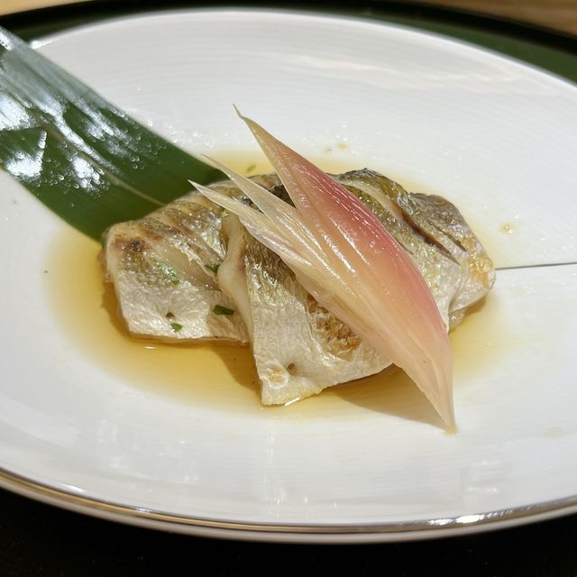 【神戸・三宮】旬の味覚を堪能できる寿司コース「鮨 寿樂」
