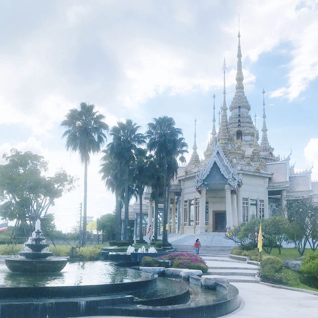 หลวงพ่อโตองค์ใหญ่ที่สุดในไทย