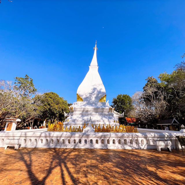พระธาตุศรีสองรัก จ.เลย