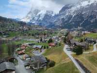 【瑞士】阿爾卑斯高山小鎮格林德瓦：艾格峰、僧侶峰和少女峰就在眼前