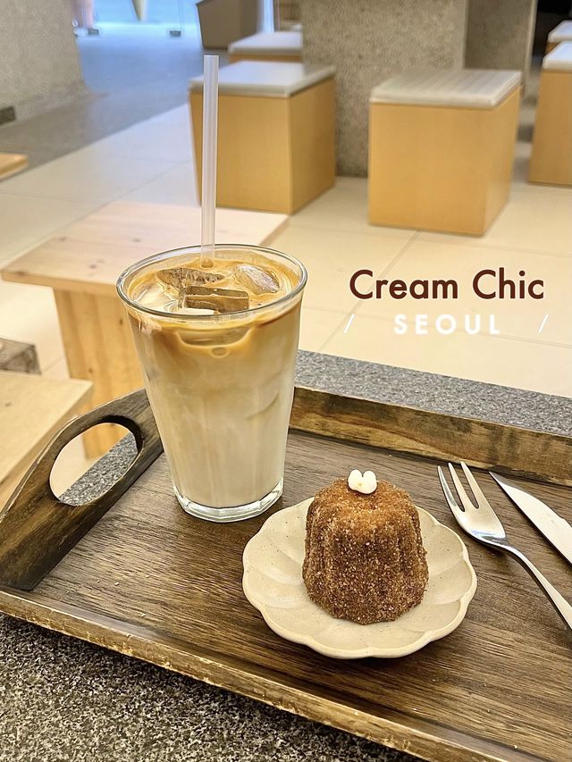 韓國首爾明洞旺中帶靜的甜點咖啡店-Cream Chic