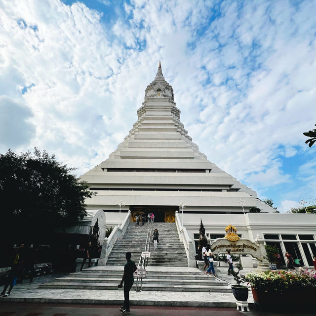 วัดปากน้ำภาษีเจริญ