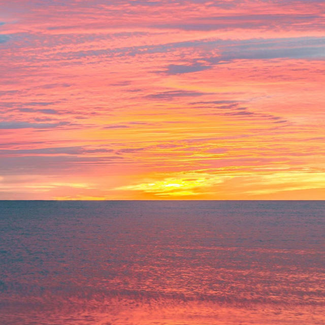 「和平島地質公園 - 海蝕洞穴、夕陽美景，絕佳觀景」