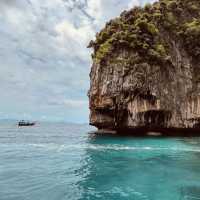 探索泰國之美：神秘的Koh Hong島🌴✨