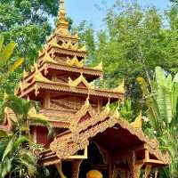 曼谷Pariwat Temple：佛教禪意畫捲