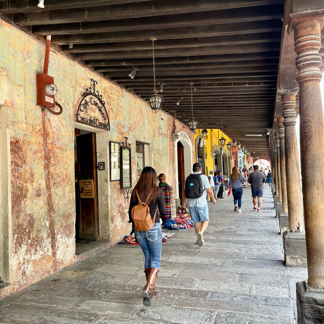 Parque Central in Antigua, Guatemala🇬🇹