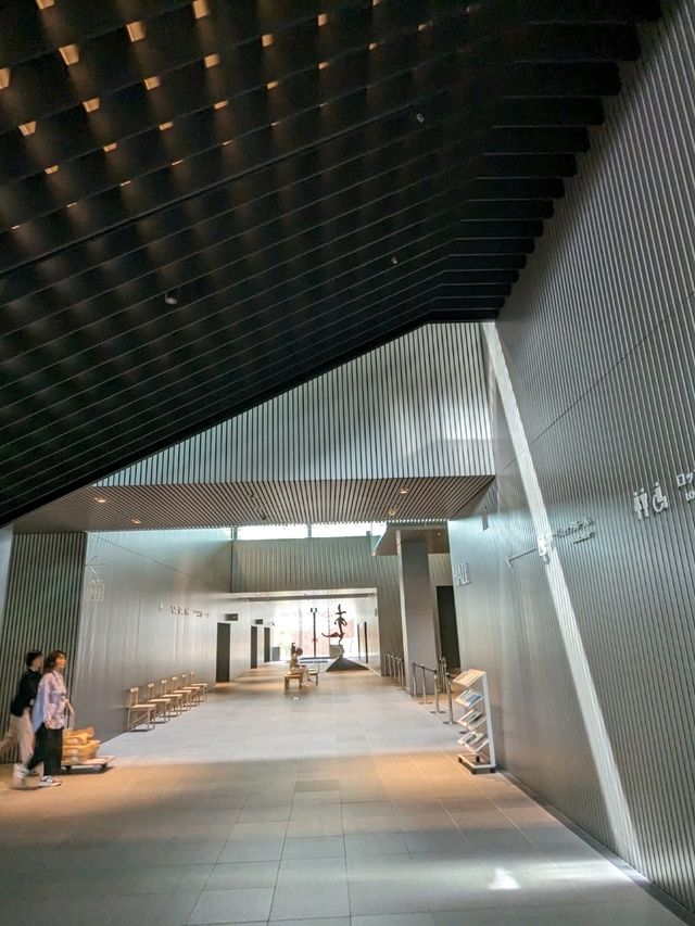 日本大阪-神密的黑色大立方體：大阪江之島美術館