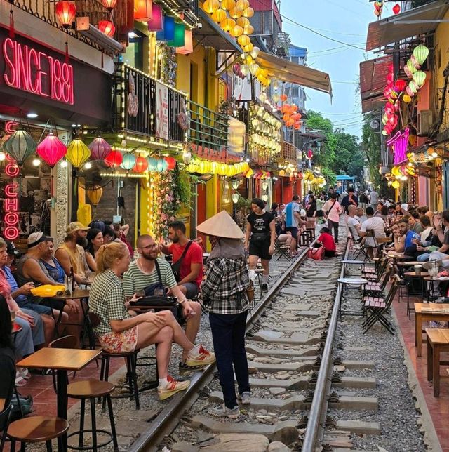 Hanoi Street Train 🚆🚂