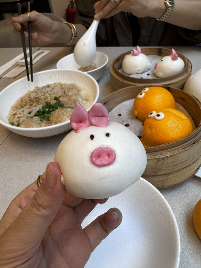 眺めも良き！かわいいヤムチャ🐷は本格派のお味✨
