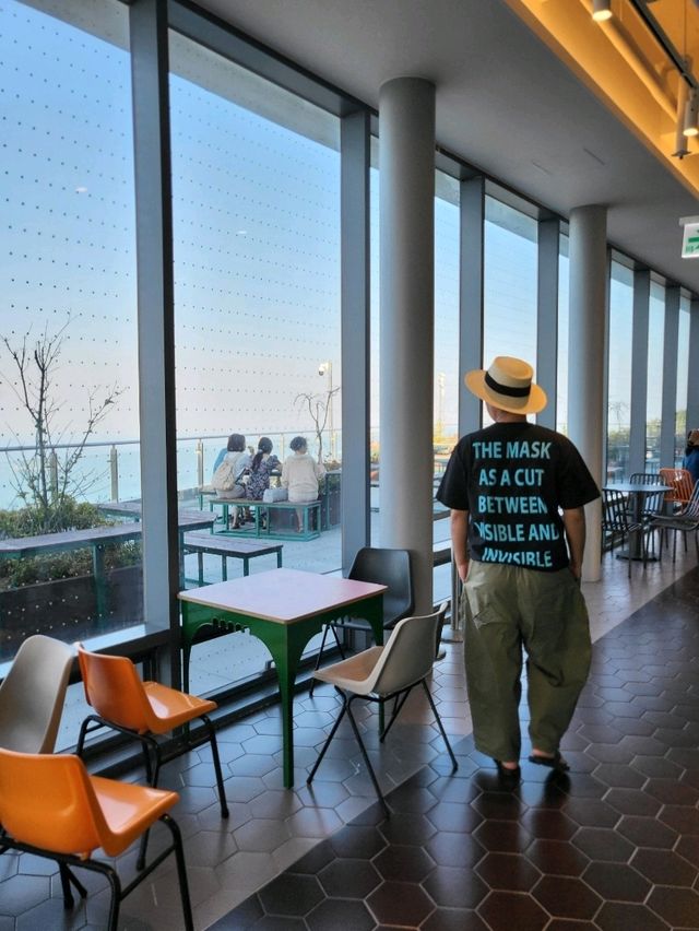 노자산전망대가 보이는 거제 카페