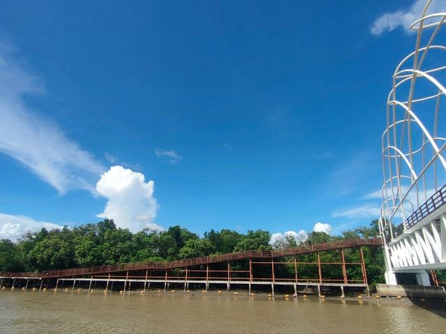 สะพานเจดีย์กลางน้ำ