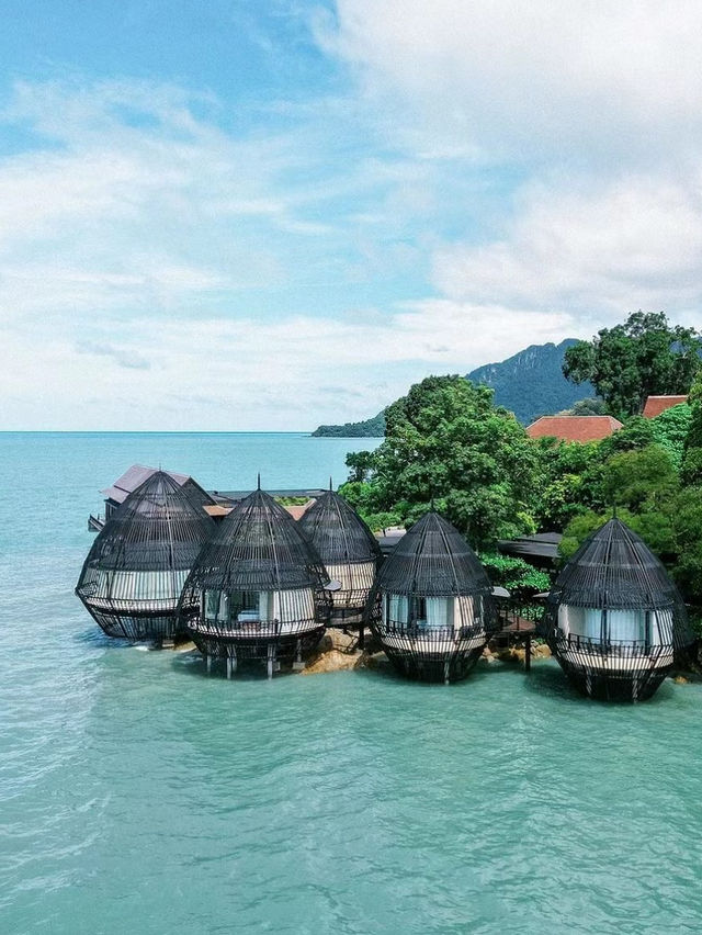 Tropical Paradise: Ritz-Carlton Langkawi Island 