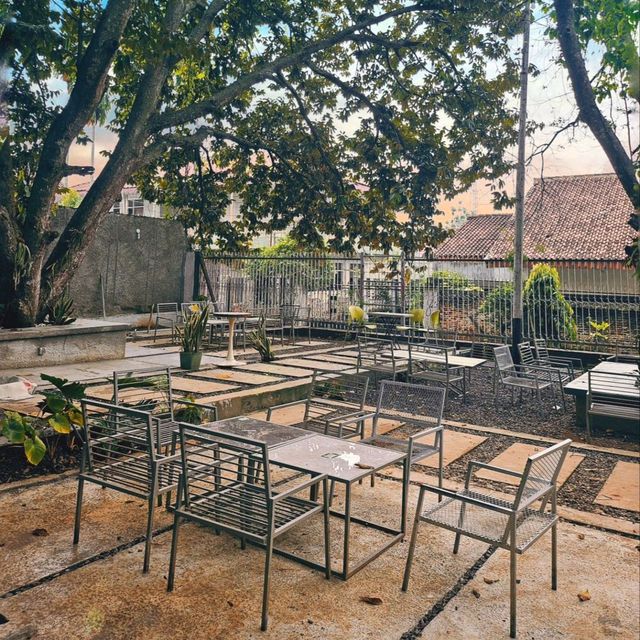 BENEFIT | THERE ARE MANY ATTRACTIVE SPOT FOR COFFEE OR OOTD PHOTOS