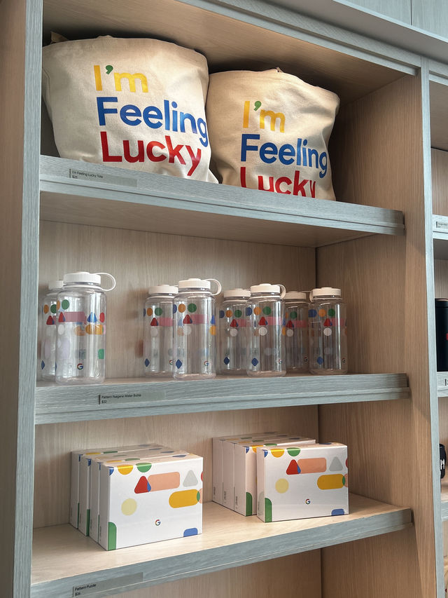 Trải nghiệm Google Store và Google Cafe
