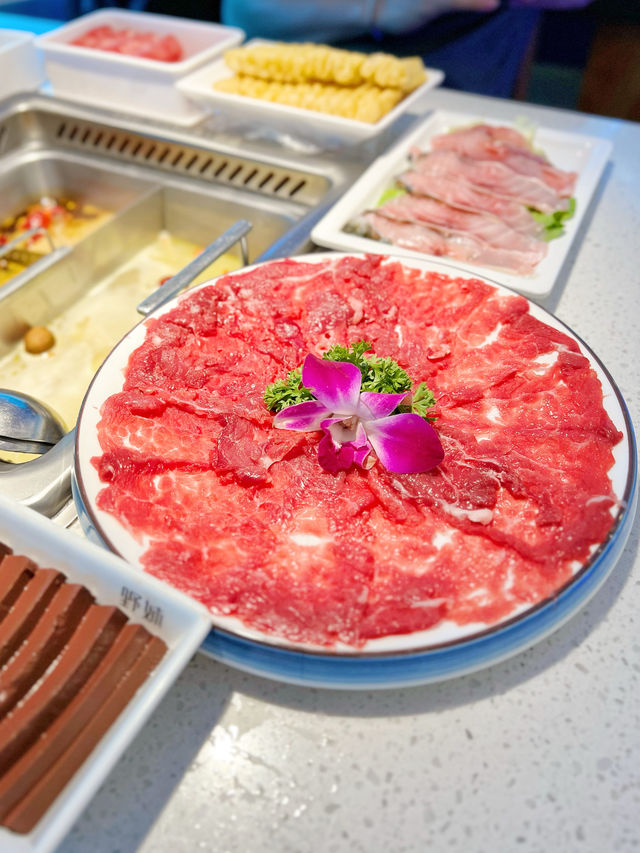 「野妹經典火鍋」新鮮食材，超市型火鍋店