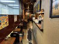 大阪・千日前。喫茶店『nel(ネル)』でノスタルジックな雰囲気に浸る。 