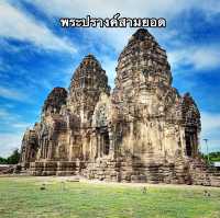 พระปรางค์สามยอด